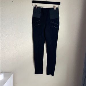 Ci sono pull on black leggings